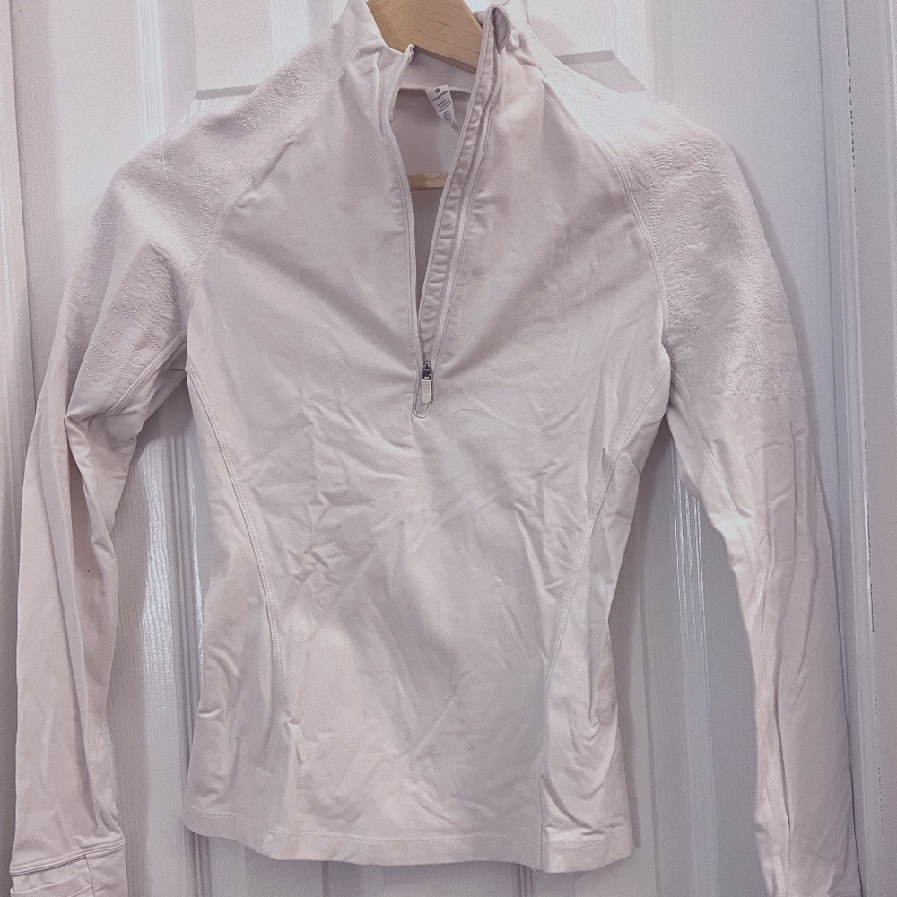 Lululemon white longsleeve top/pullover